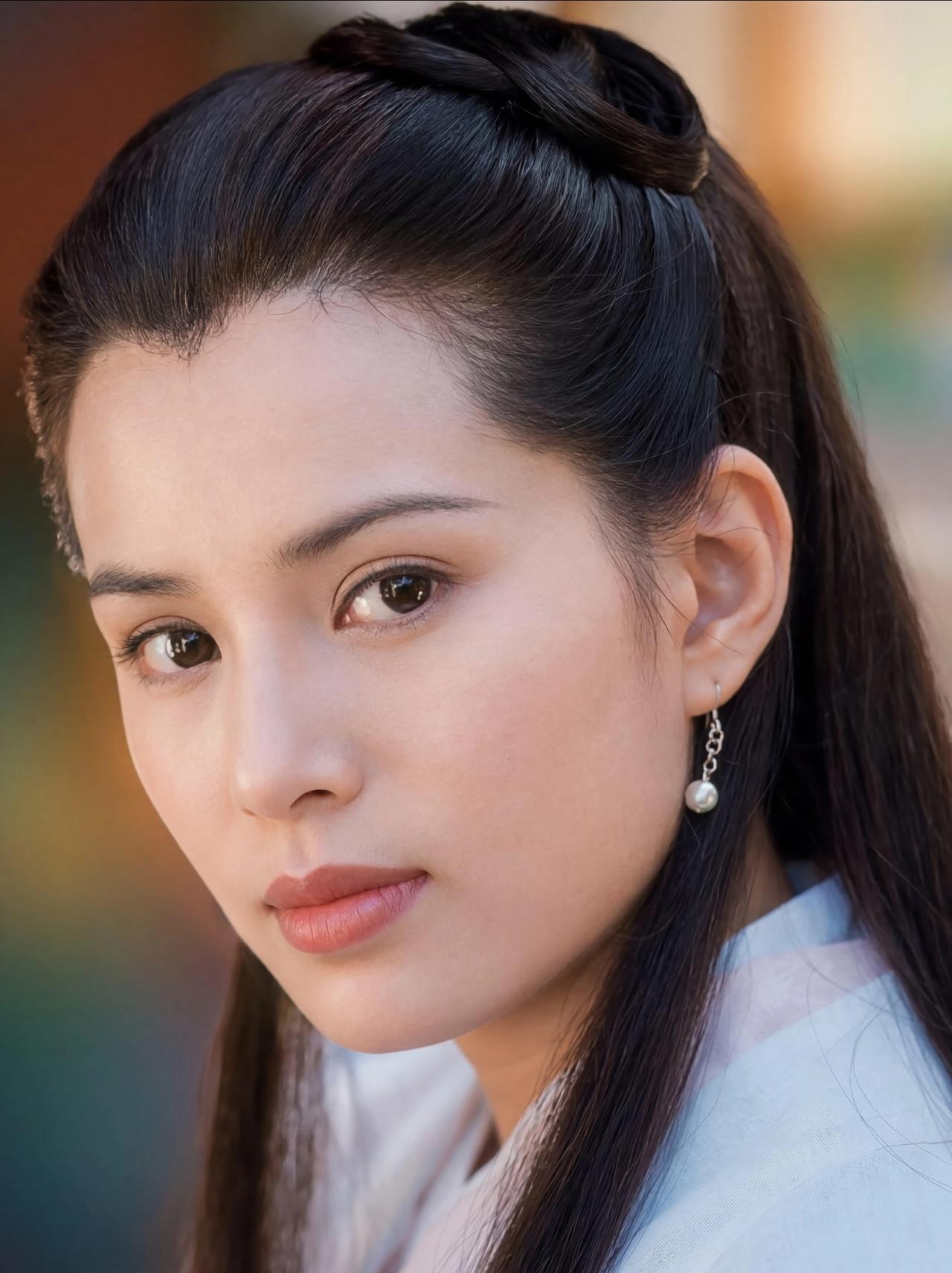 射雕中的四大美女你喜欢谁？不装了，我喜欢第四位。你看她容貌绝世、气质独特，