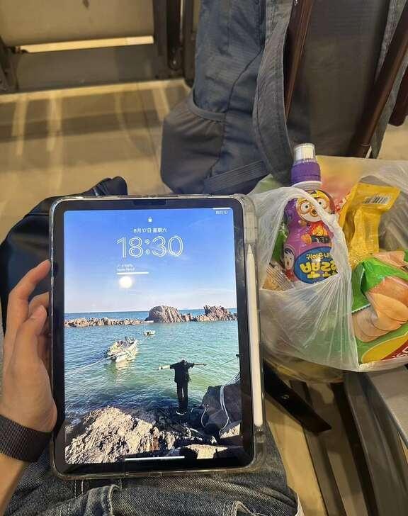 大家出去玩都会带平板嘛！突然就觉得出门带iPad好爽！除开有点重之外，但是手机