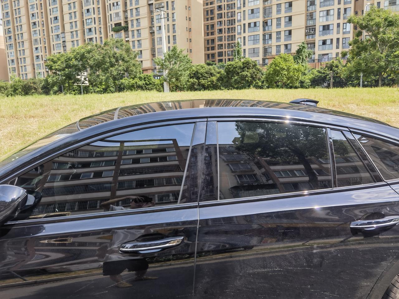 提车2个月，开了1500公里，提点意见首先，当初买红旗确实是因为外观好看，本