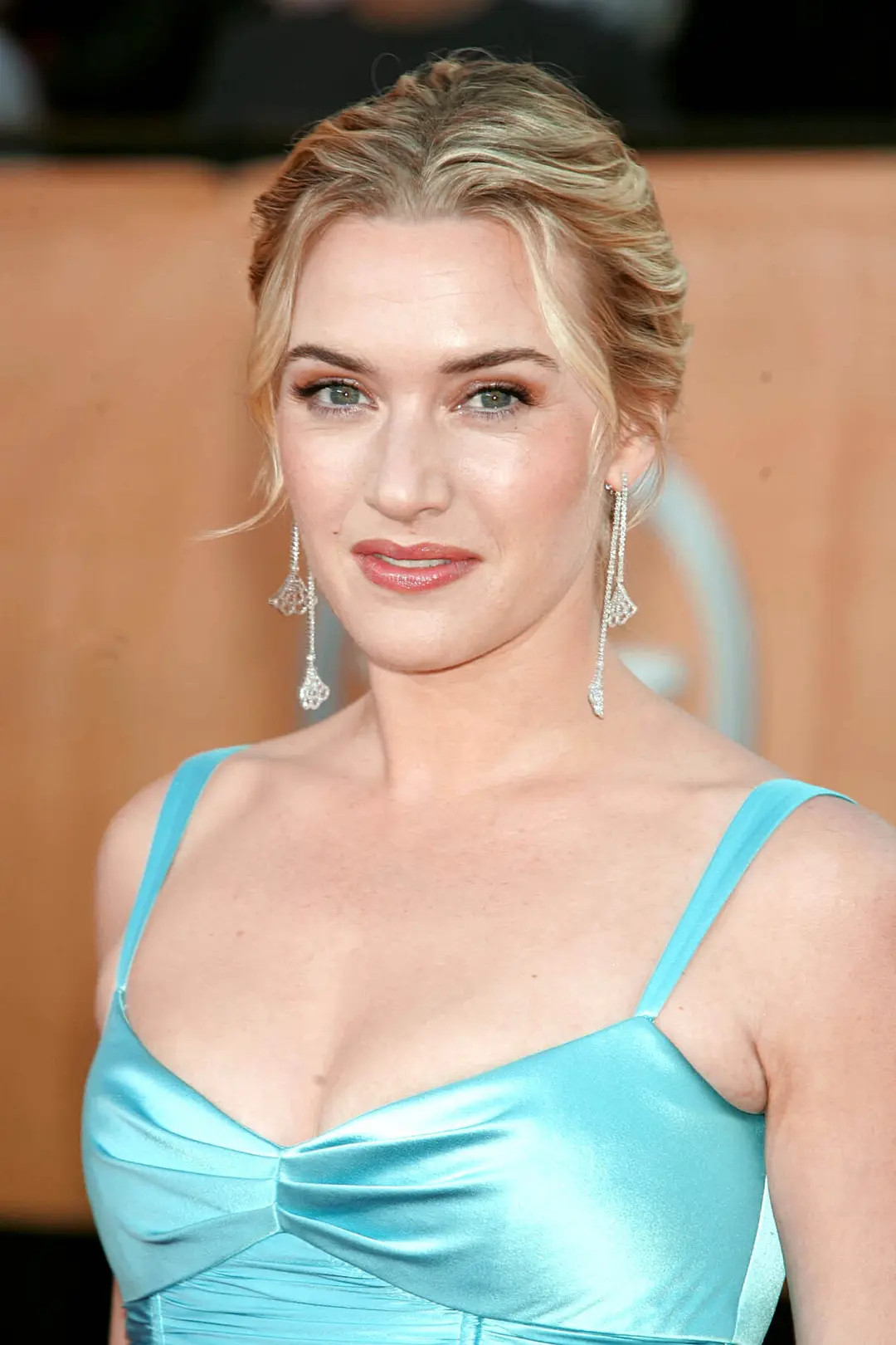 惊喜！凯特·温斯莱特确认主演《指环王：猎捕咕噜》，具体角色暂时保密：安迪·瑟金斯