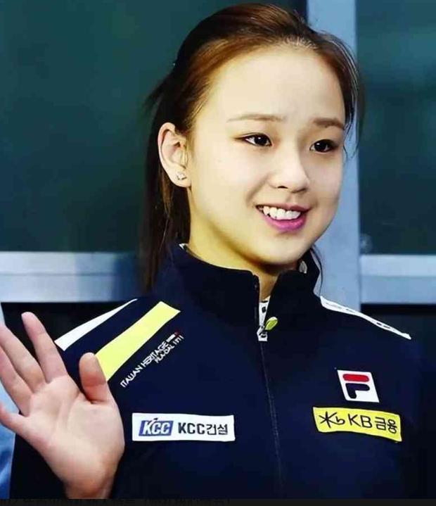 25岁的韩国“体操公主”许昭英，顶着父母的反对，执意嫁给了中国体操冠军黄力