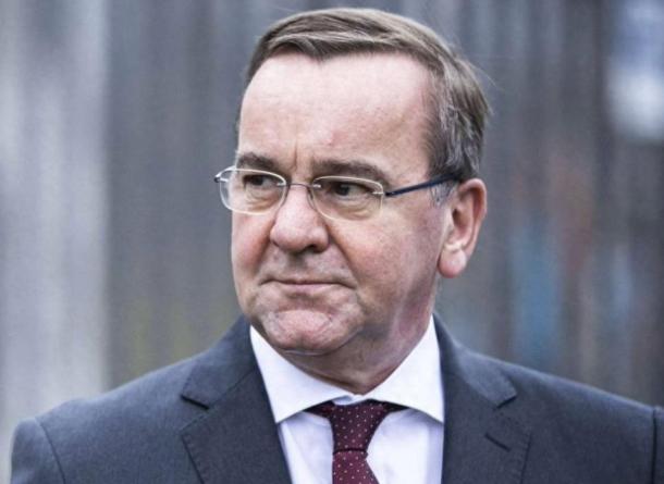 一架专机落地东京，高市早苗收到好消息，她知道：中国不会轻饶她-阅读前请点个