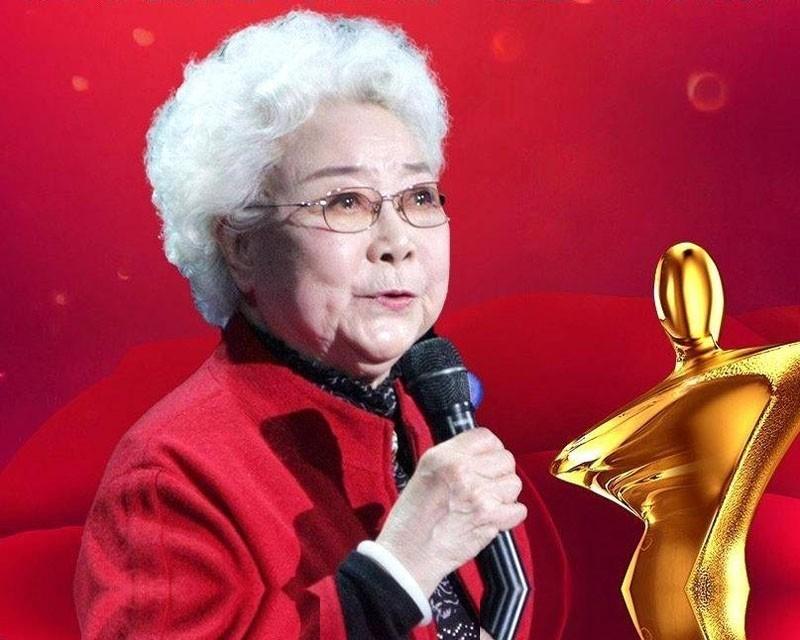 女演员，田华，老公肝癌，小儿子肺癌，两个儿媳妇乳腺癌，一个儿媳妇车祸去世。一家人