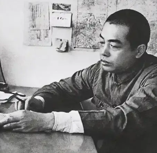 确切的说，彭老总是抗美援朝的第三人选。在1950年七月份，毛主席就任命粟裕为
