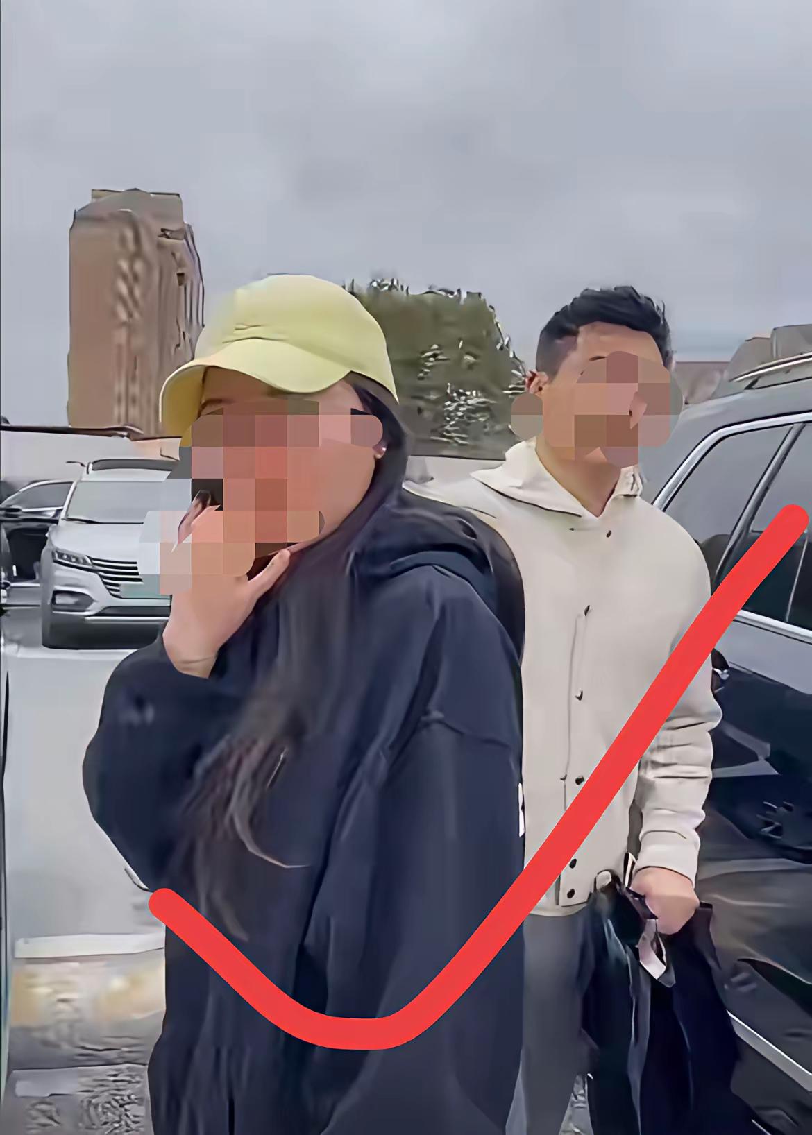 真刷新三观！​上海一医院停车场这出戏，比短剧还讽刺。​海归大律所合伙人，带着