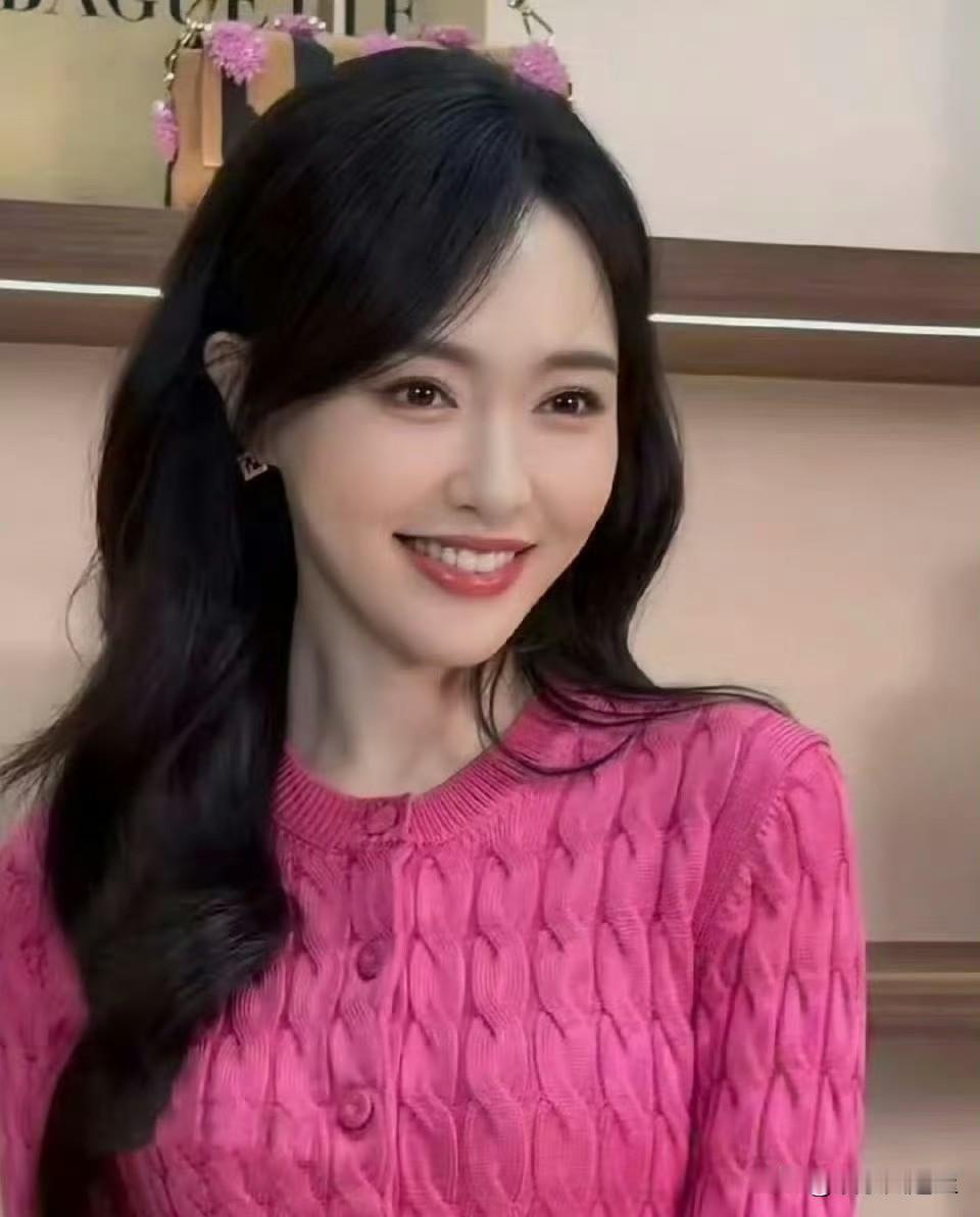 面相是骗不了人的，网友之前看演员唐嫣，看的真准啊，说的全都对上了。有网友说