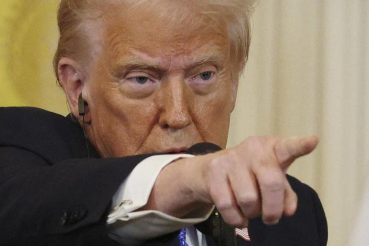 还是变天了！格陵兰岛最终还是被美国收入囊中，丹麦别说反抗，甚至连开口表态的资格都没了。欧洲全程集体沉