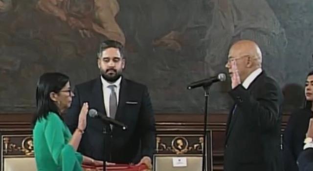 马杜罗接班人非常聪明，宣誓仪式请到一个神秘人物，此举令白宫目瞪口呆！2026年1