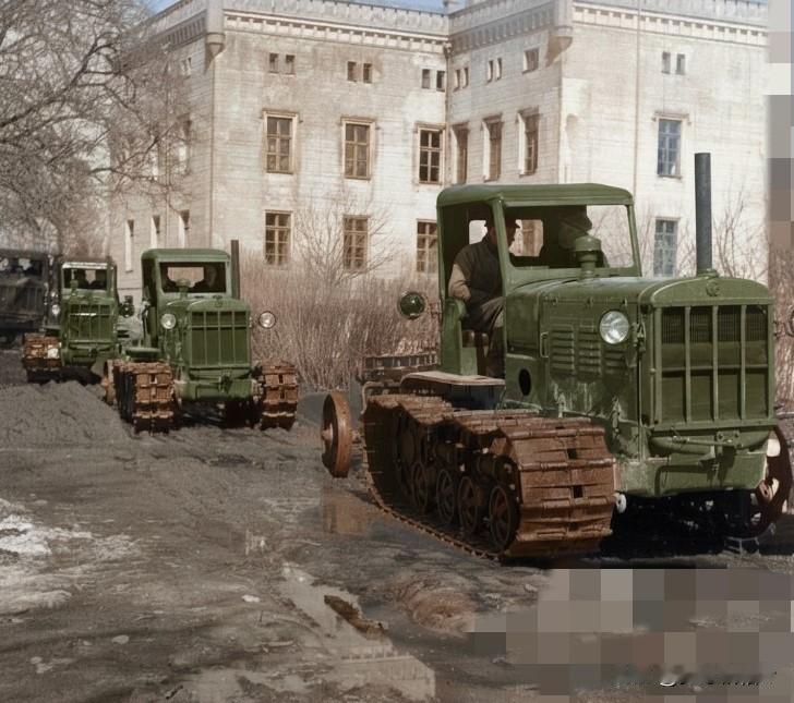 由于苏联的自然条件实在糟糕，所以苏联工业为了帮助其工业企业和军队克服那些糟糕的自