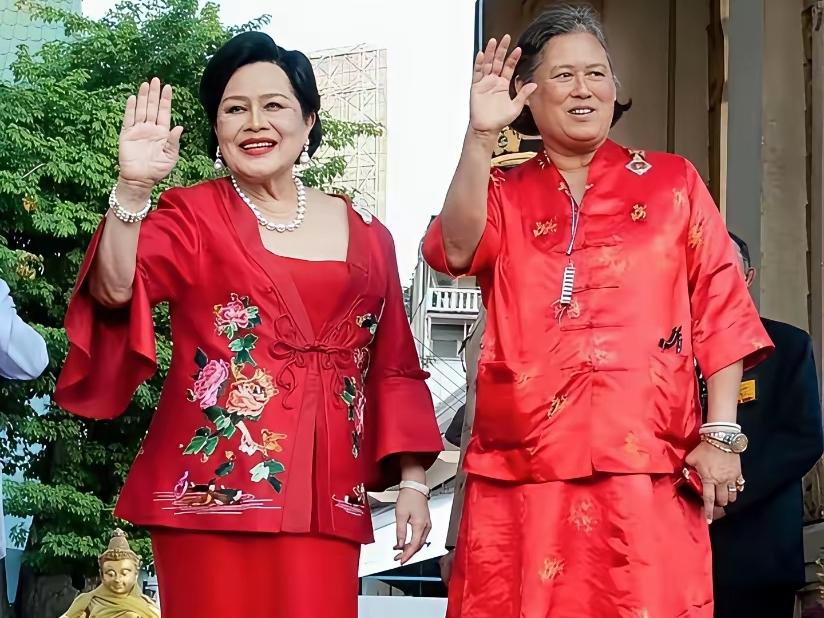 不愧是泰国长公主，她的身份，无需造型加持生在罗马的泰国公主，她似乎与其他人不同