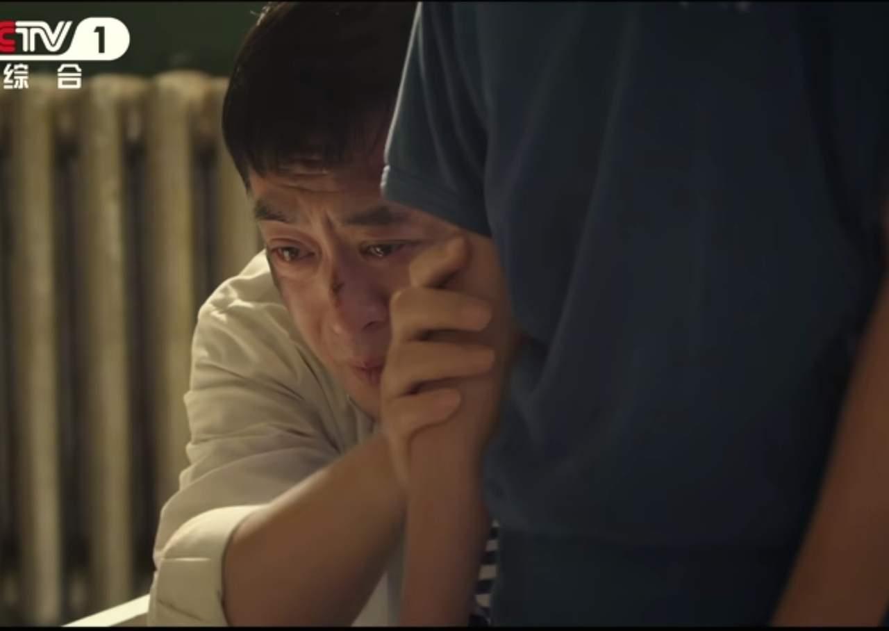 《主角》播完，张嘉益哭了！张嘉益的演技有多牛？感动全网那两段戏，一段是他推翻剧