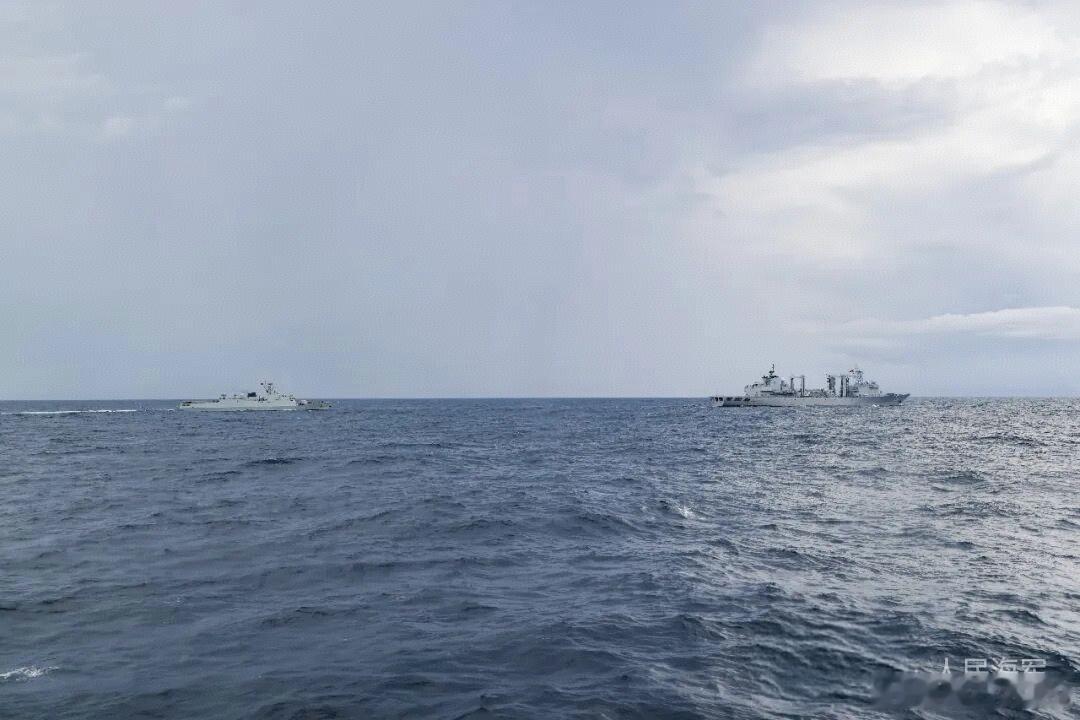 056A保护补给舰反舰、反潜、防空一肩挑了。和054A一样这么好用，美国佬都想疯