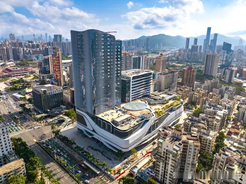 今天下午，深湾玖序项目旁边的深超总地块，经过6家房企、101轮竞拍，最终被中海以