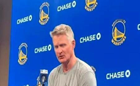 勇士赢了球，科尔却高兴不起来。11月25日主场134-117大胜爵士，库里3