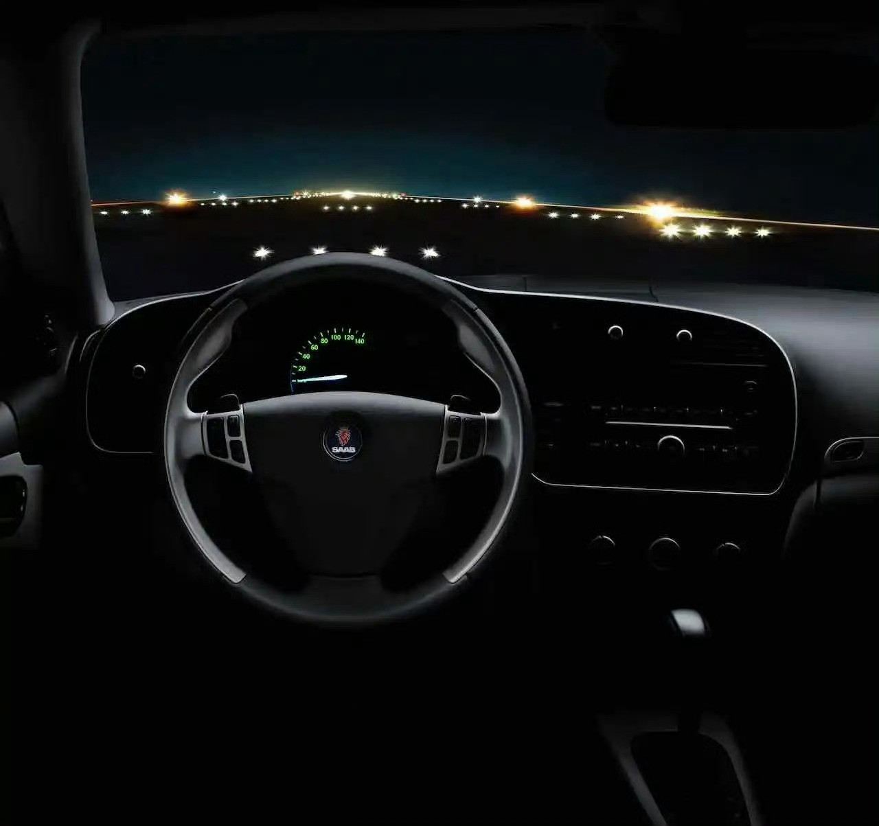 晚上开车，你是更喜欢图1这种，还是图2这种，还是介于一二之间？