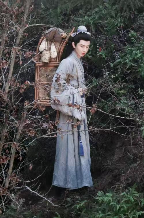 古代书生进京赶考，身上至少要带上百两盘缠，为啥土匪不敢抢？您先琢磨琢磨这百