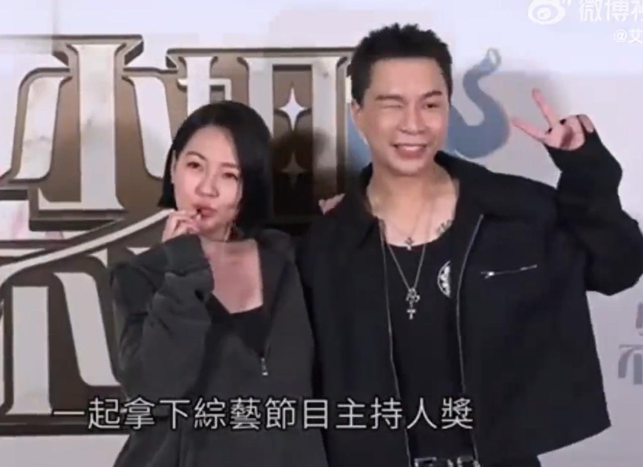 小S的状态,看上去很不错,获了奖之后,应该也能告慰姐姐大S的在天之灵了。S家
