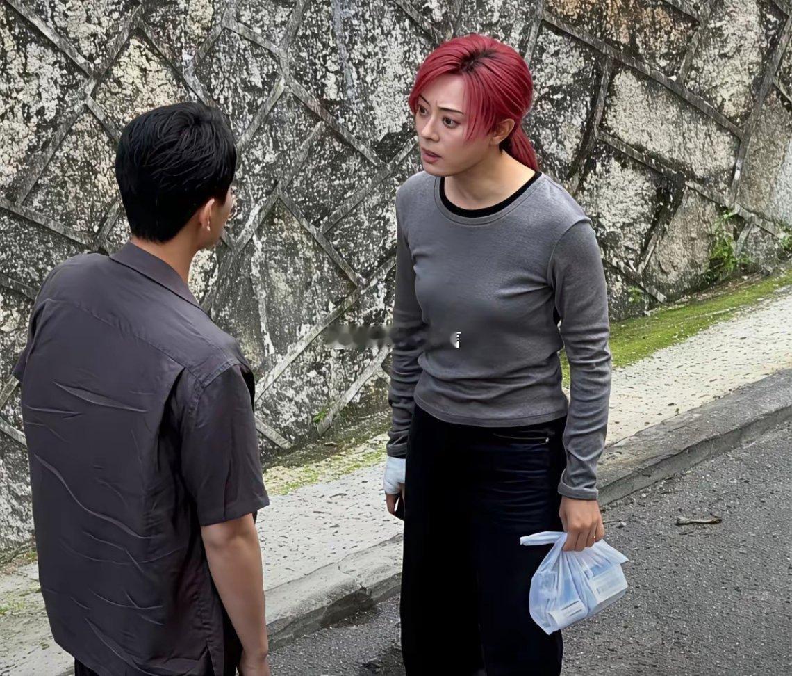 小区楼下有大明星拍戏，孙俪这演技不愧是拿过影后的。​