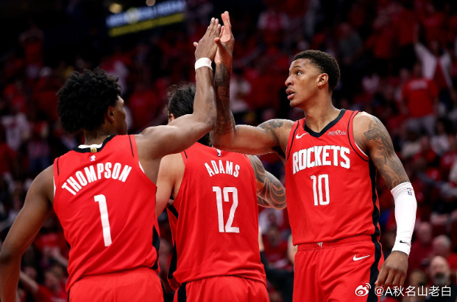 NBA常规赛，火箭主场117-95大胜老鹰。赛后杜兰特接受采访，谈到阿门和小贾的