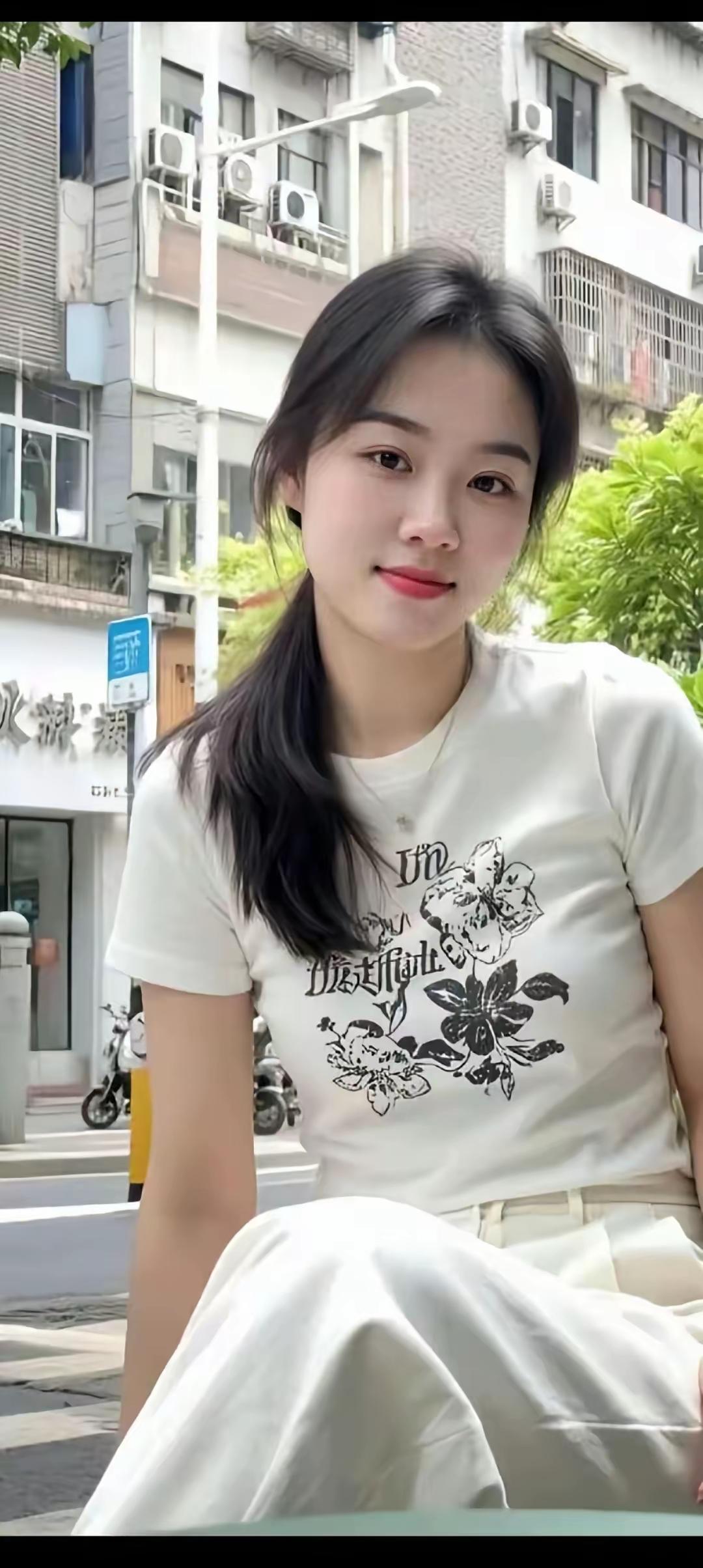 这神态可不像打工妹！