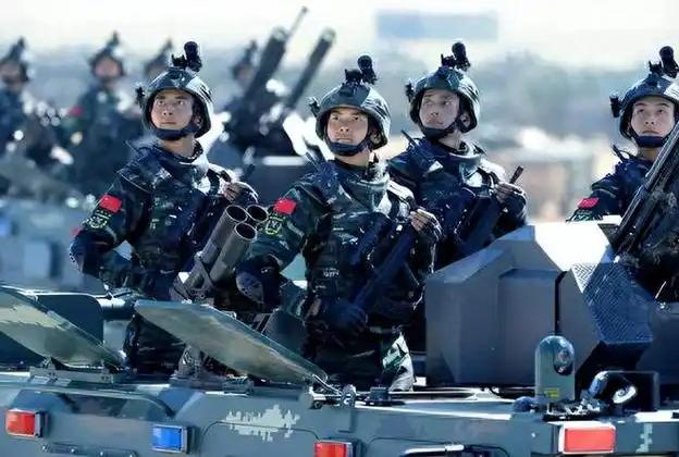 最近，一位俄罗斯军事专家在接受采访时，说了句大实话：中国的综合国力太强大了，美国