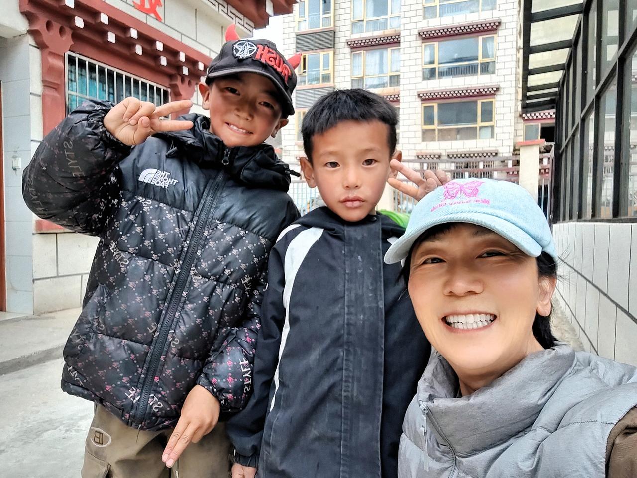 走349国道进拉萨，我这个选择真的太明智了。早上六点半从如美出发，一路开了