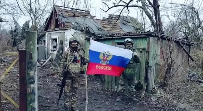 乌克兰军事专家康斯坦丁·马绍韦茨抱怨说，在前线地区，当地乌克兰居民不仅拒绝撤离到