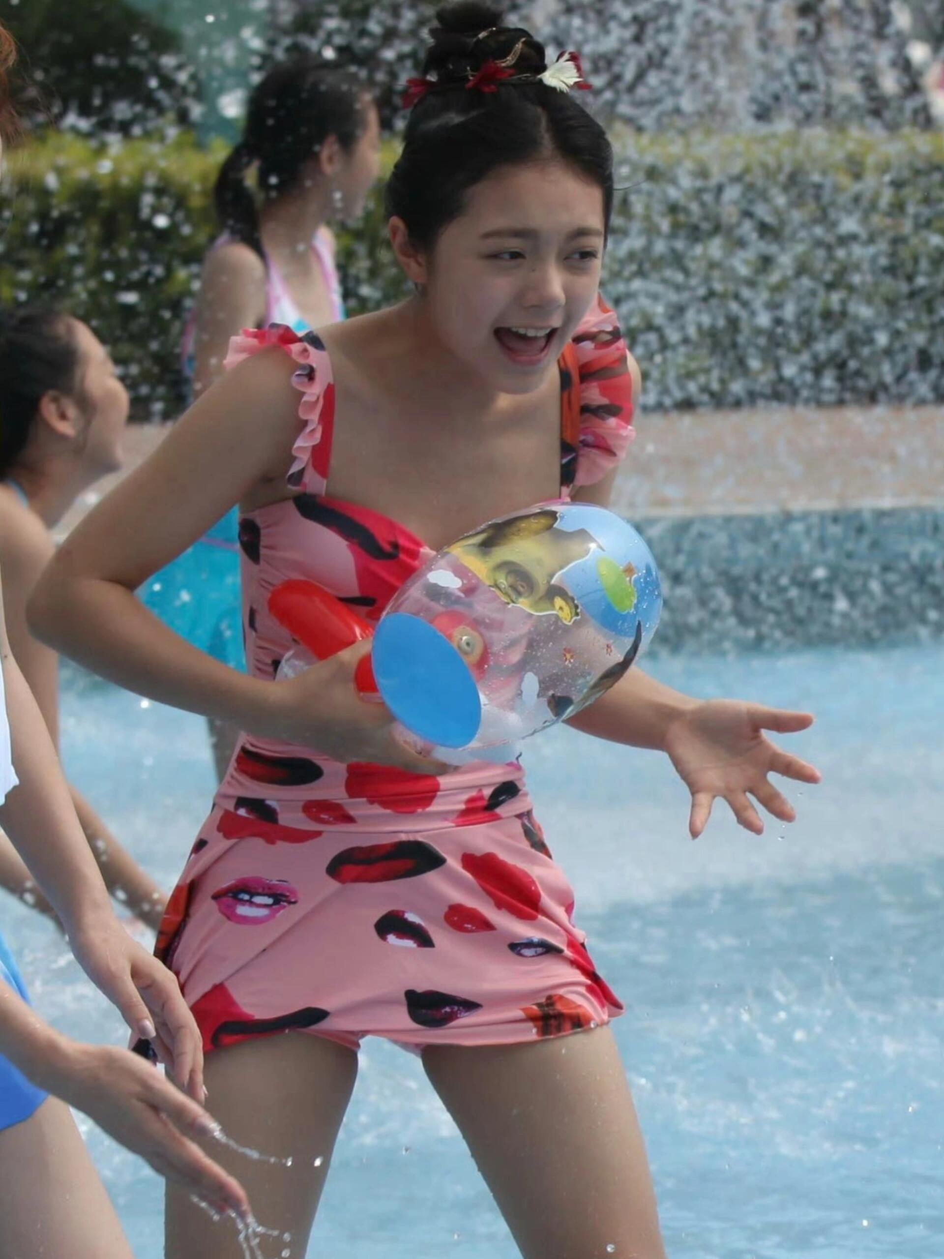 赵今麦初中时候的照片，青春无敌呀！