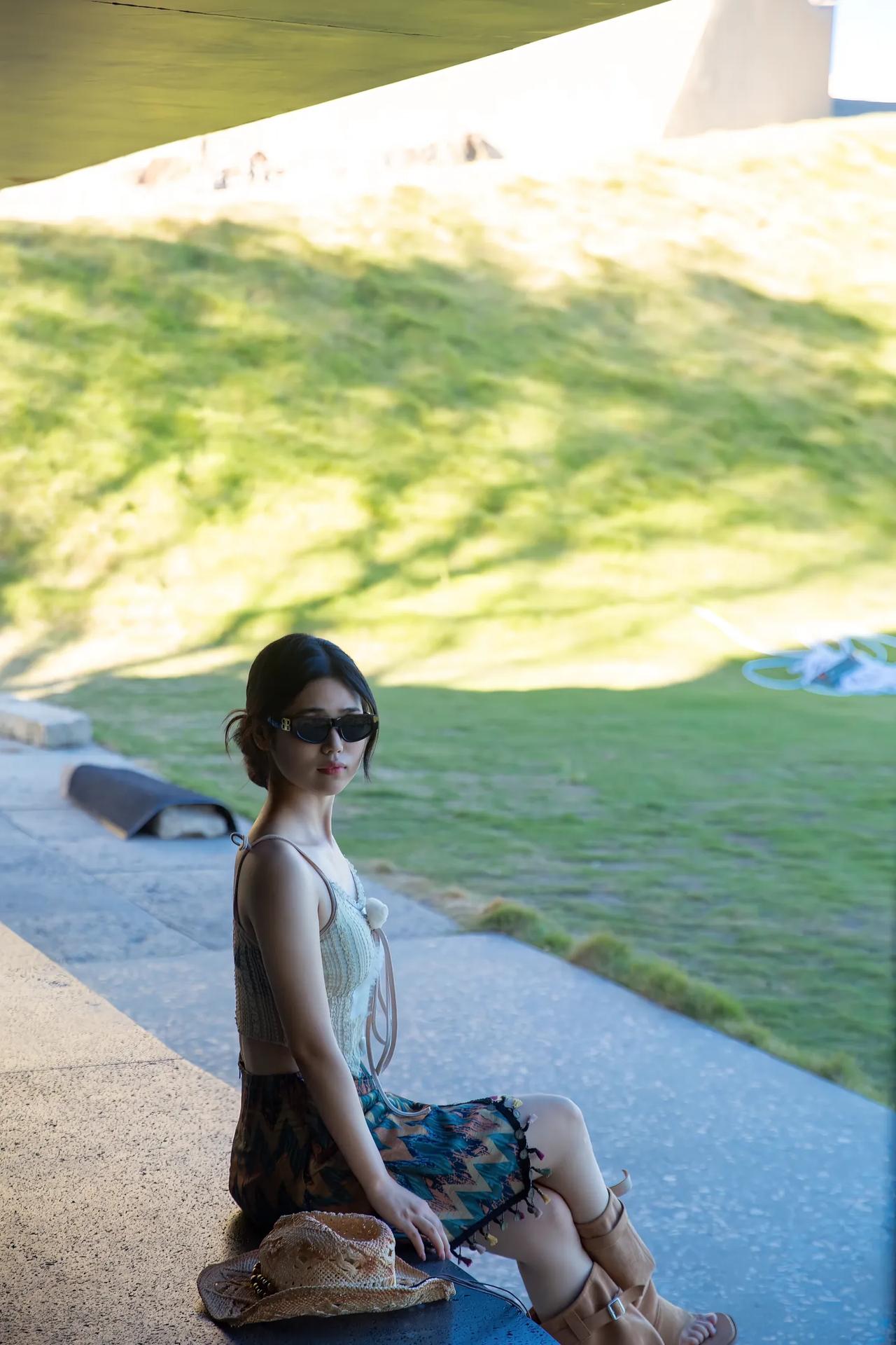 阳光下的野餐时光，悠闲自在