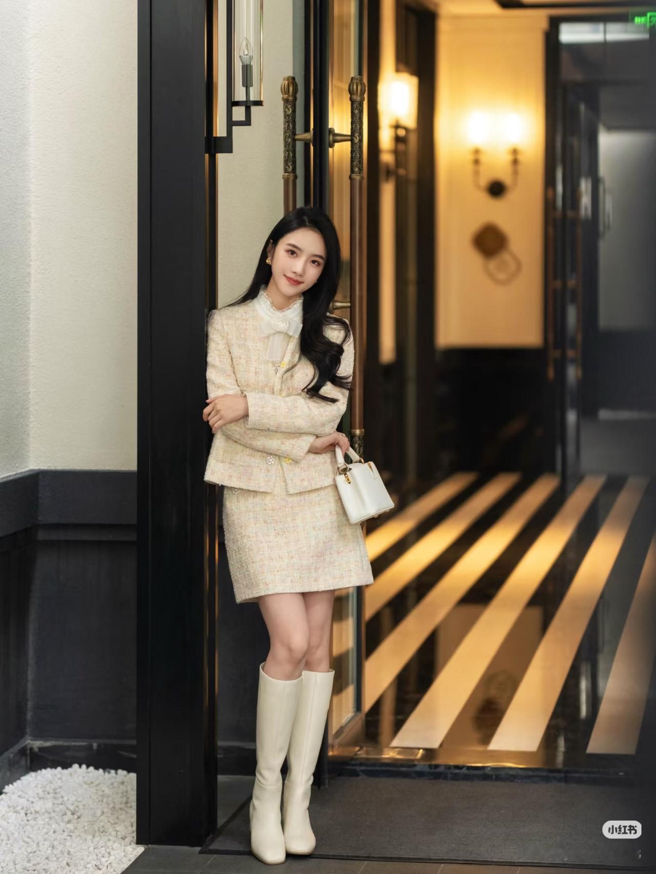 风华正茂时，步步生莲。