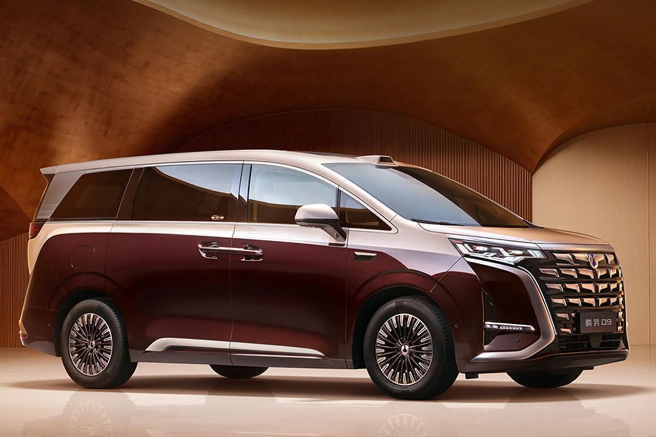 🛋️说实话，新款腾势D9这次内饰做得挺好。老款那种中控观感有点“杂乱”，这次出