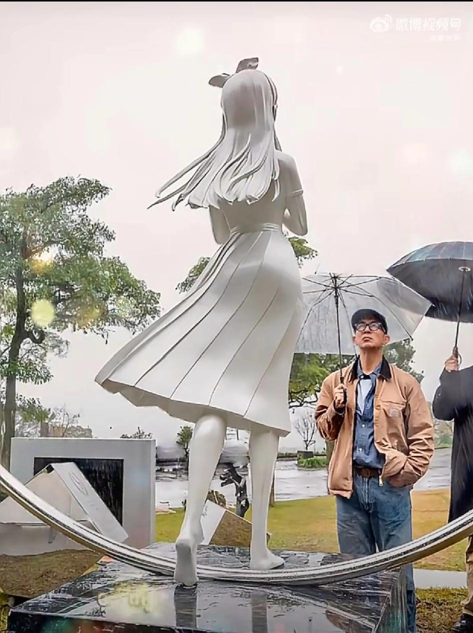 具俊晔并未如传言般返回韩国，S妈黄春梅在妇女节间接透露他始终留在台湾。此前网传其