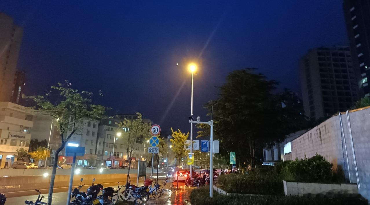 我大伯去瑞士都30多年了，今年突然联系老爸：“换100万人民币，在深圳能买个大房