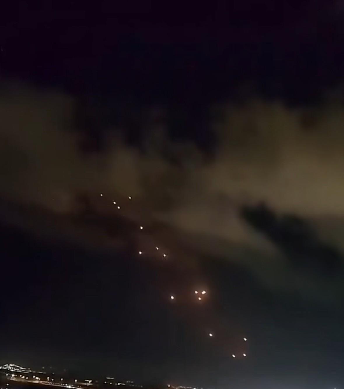 今天注定是全世界的不眠夜，因为伊朗说了，今天晚上要有个大惊喜，而且是让人们记住几