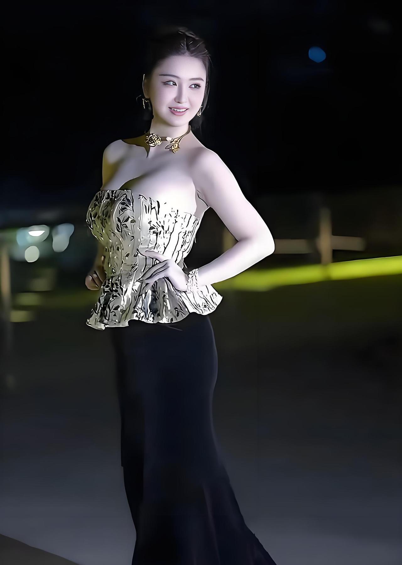 台上气场全开，台下却说自己社恐！183cm世界小姐冠军的反差，戳中了多少人总