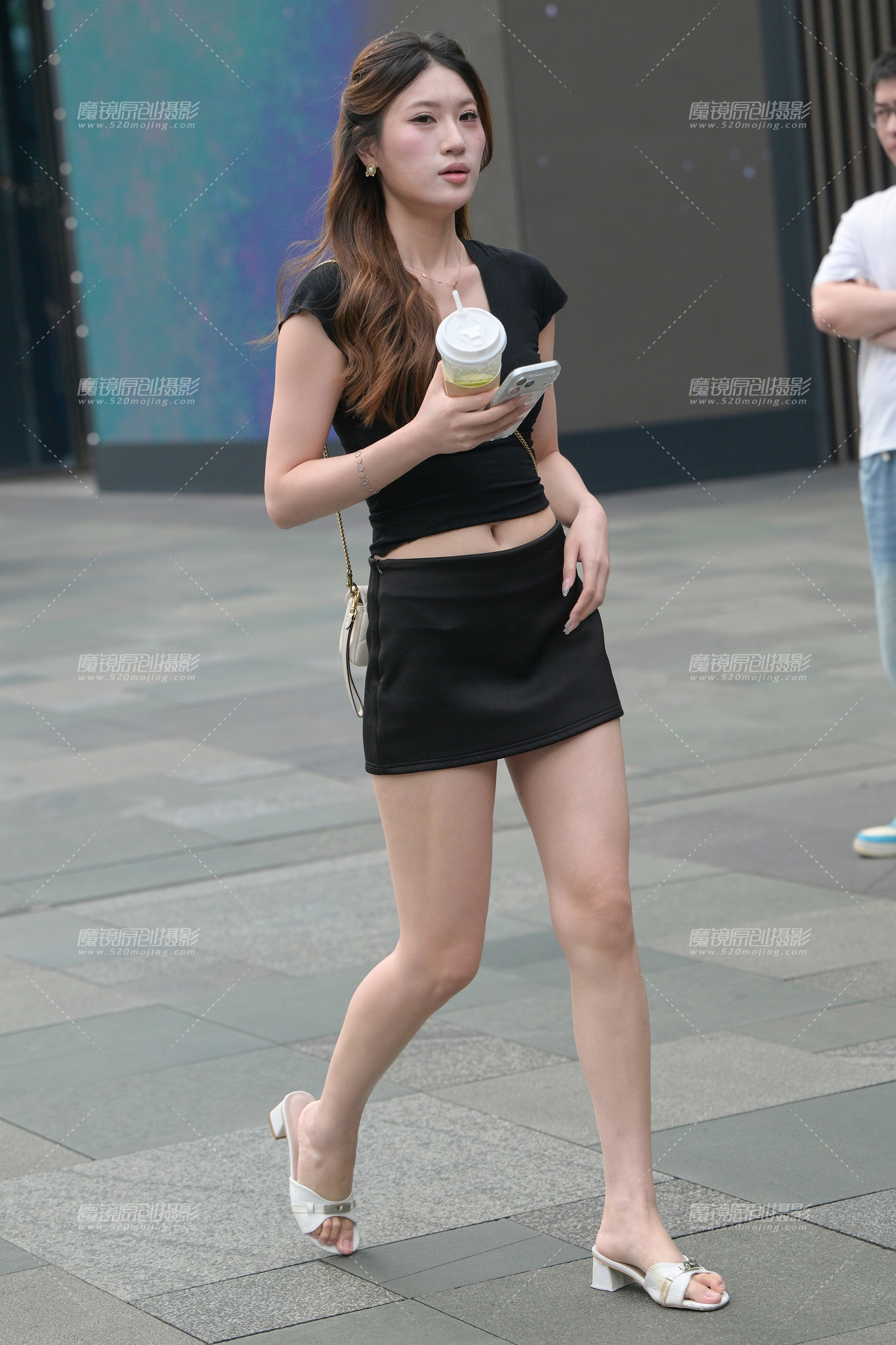 黑裙小姐姐