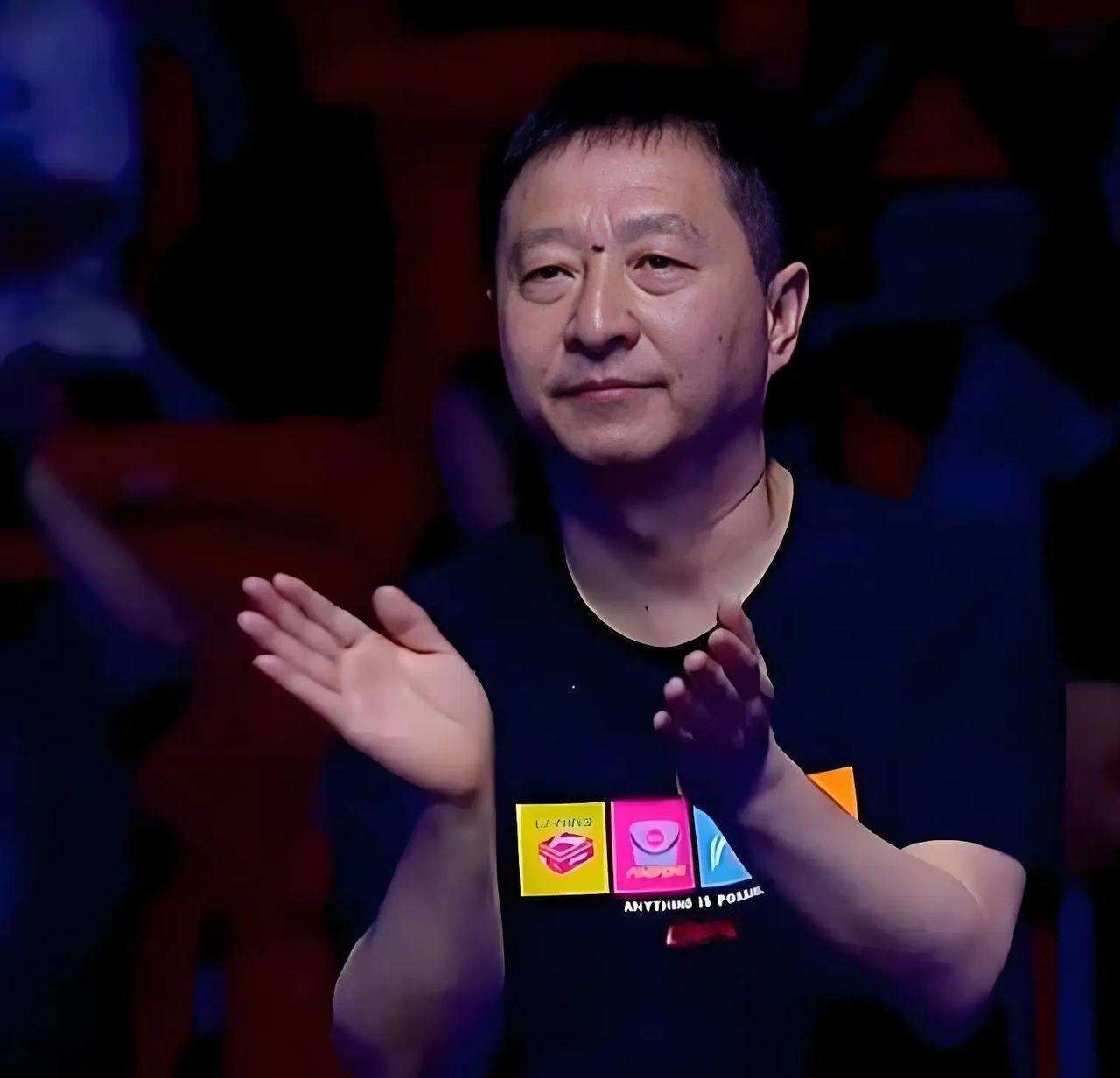 为何林诗栋会下滑严重，不是因为心态，也不是因为技术，而是场边的主管教练换人了，