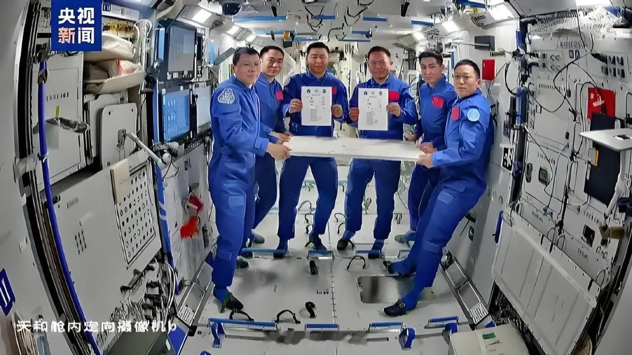 神舟二十号与神舟二十一号两个乘组，打破了历史，一起共同生活最长的一次。这是我