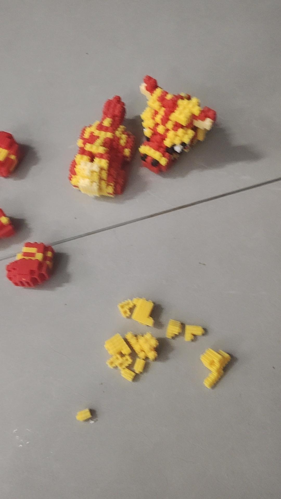 天天说什么老了回农村，你农村的房子要是在城镇边上，10分钟的脚程就到超市和医院