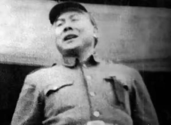 国军少将放走9万红军，建国后伟人下令一定找到他。1934年长征途中，9万红军陷入