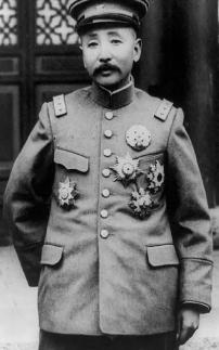 1928年，张作霖选了3条路线秘密回东北，却仍被精准炸毁在第8节车厢。或许张作霖