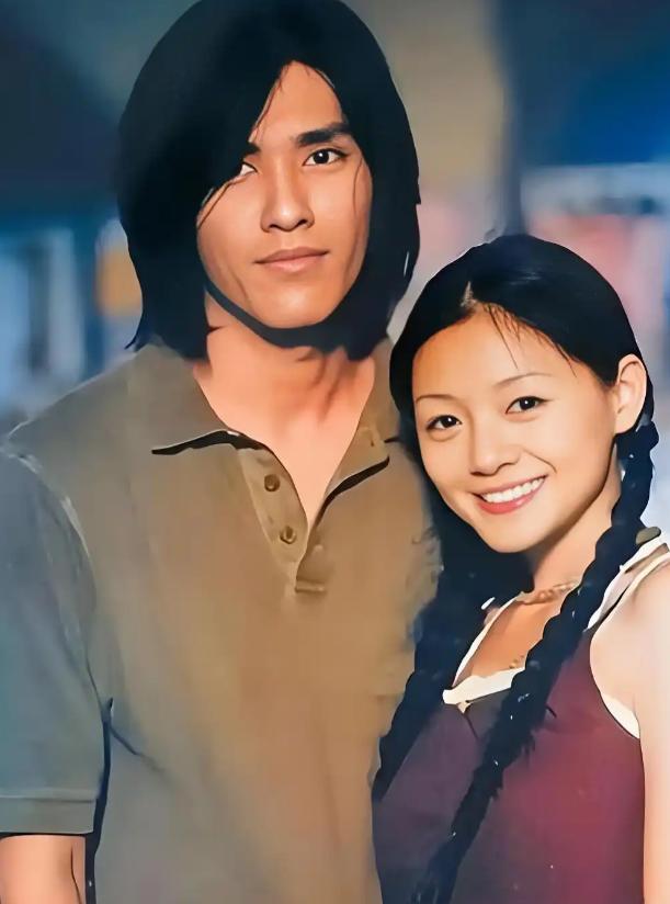 这个男人叫蓝正龙。二十二岁那年，大S倒追他。二十五岁那年，他甩了大S。三十四岁那