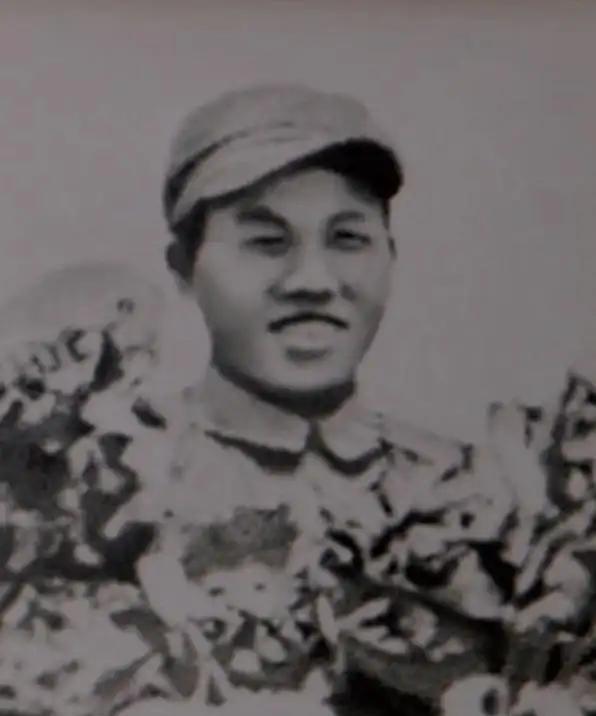 1950年，志愿军排长郭忠田私自放走了美军50多辆坦克，却带领全排以0-215的