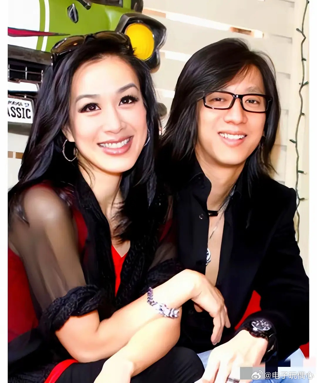 这是钟丽缇和第二任丈夫严铮热恋时期的一张合影，拍于二零零三年