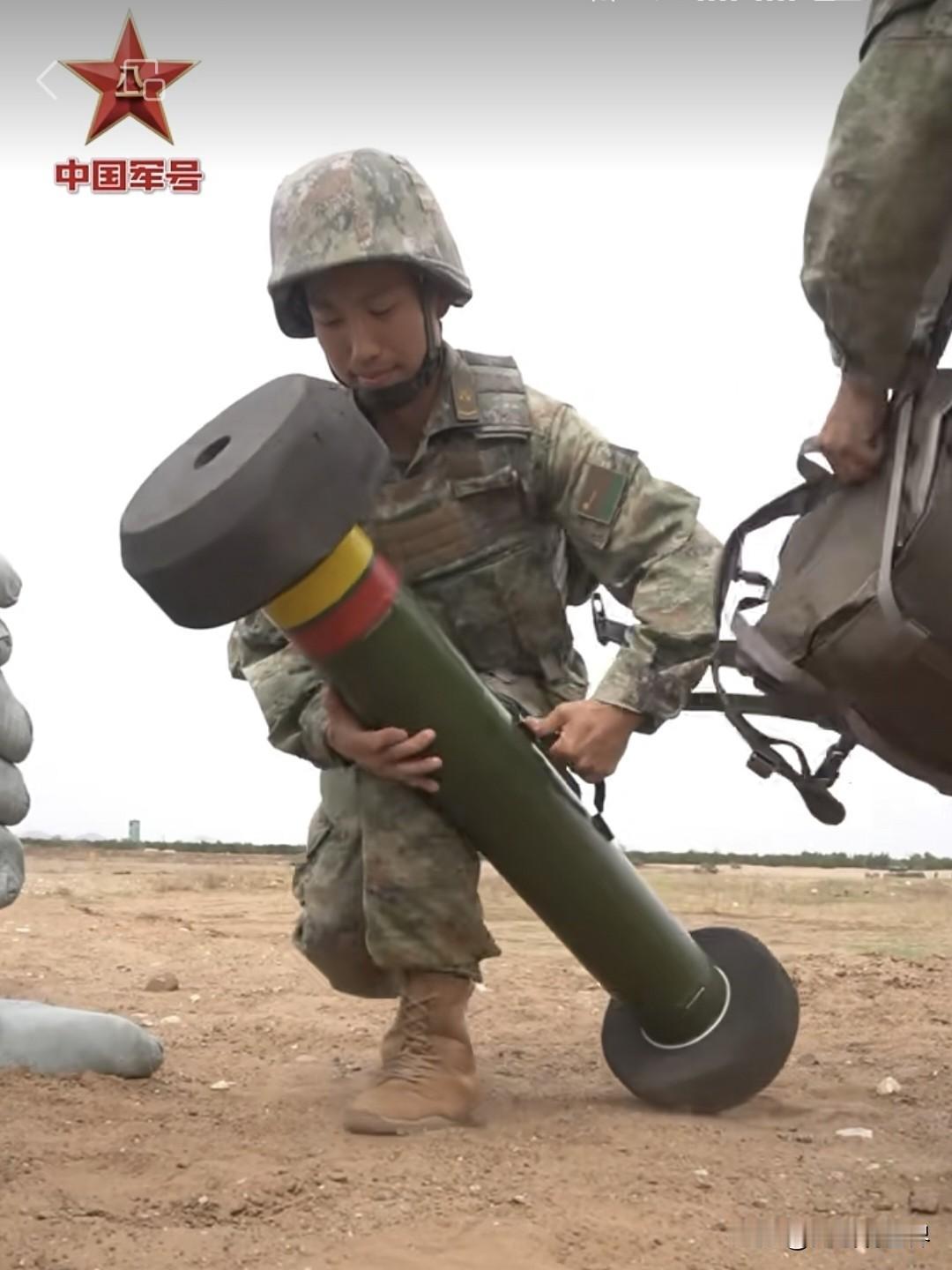 室内也能打坦克！国产红箭12有多强悍红箭12是我国首款单兵发射后不管反坦克