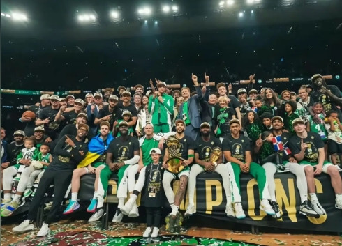 四方交易降税+补强首先说明，不确定多方的交易限制，仅以薪资和球队需求计算可行性