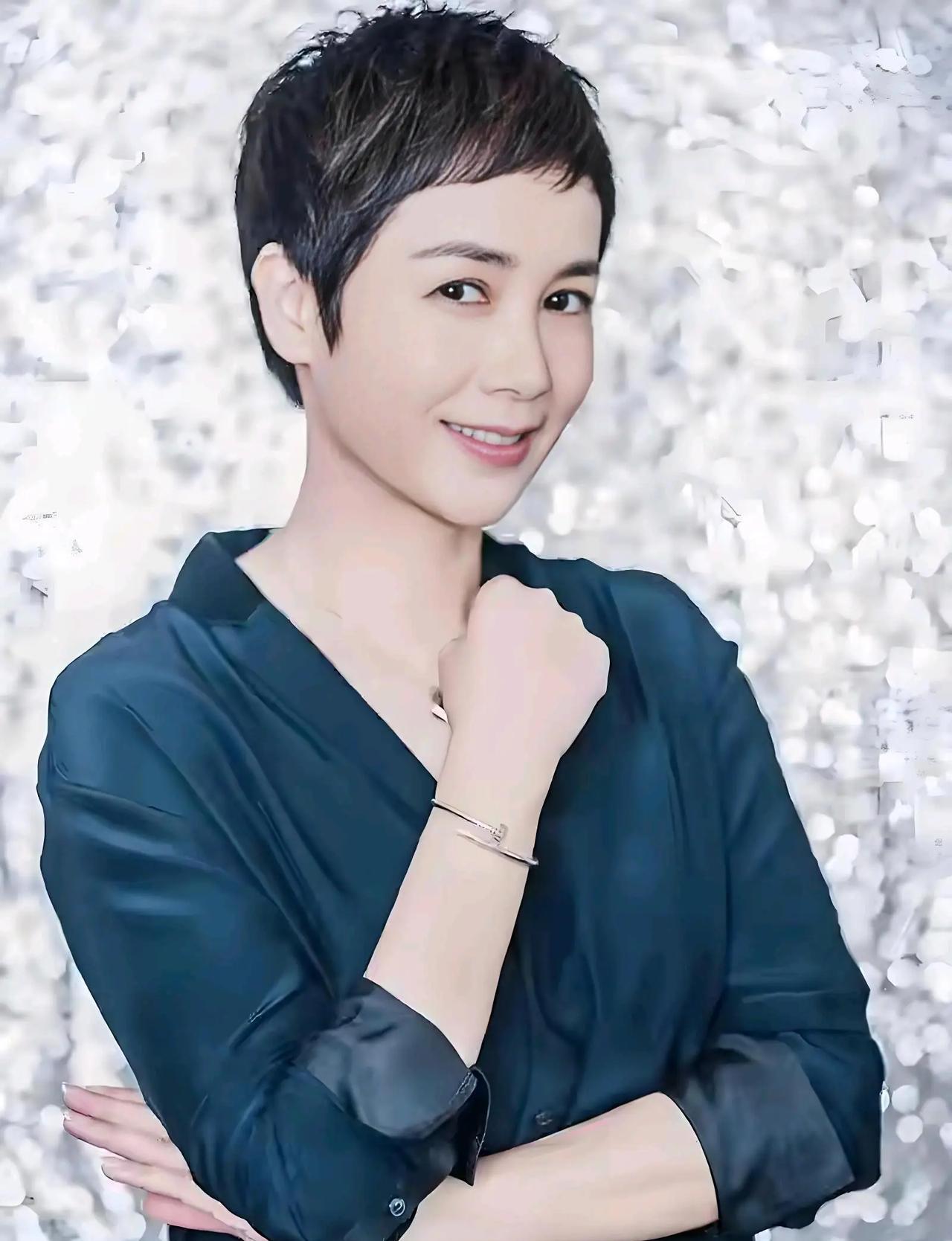 剧组里，蒋雯丽那一巴掌，没扇在脸上，却扇在了剪辑台上。丈夫顾长卫的片场绯闻，像