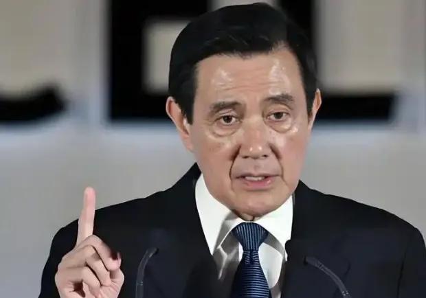 两岸最尴尬的人出现了！2025年6月，在敦煌举行的一场两岸文化交流活动，马英九