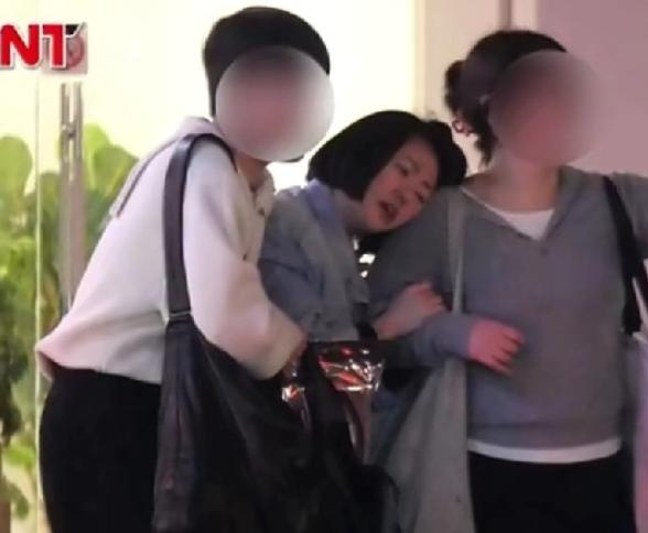 小S，彻底崩溃了！3月17日深夜，小S连夜炸上热搜，台媒拍到的画