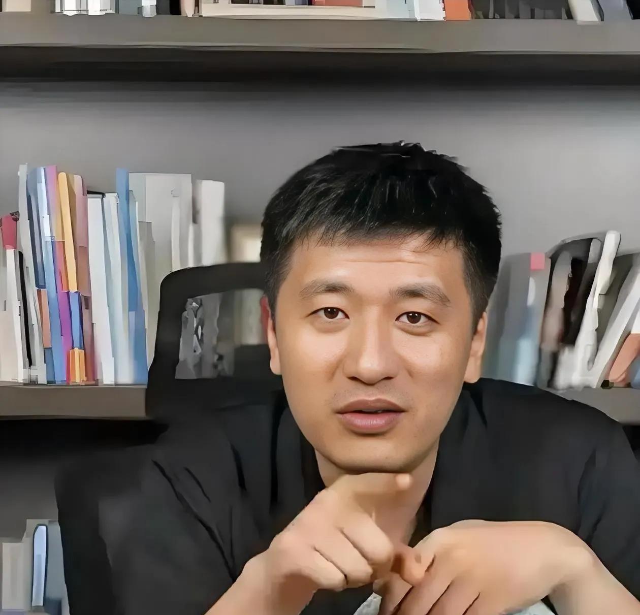 张雪峰说：“别让成绩差的同学努力学习了，他们是不努力吗？他们是不相信努力有用，现